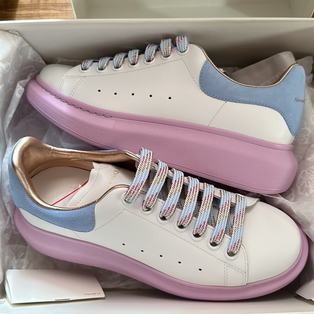 McQueen GENDER REVEAL SIZE 38.5 & 40 PINK BLUE LARRY WHITE